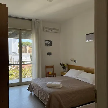 La Playa Hotel 2*
